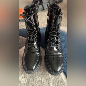 Akira • Black • Boots • Paten Leather • Size 7.5